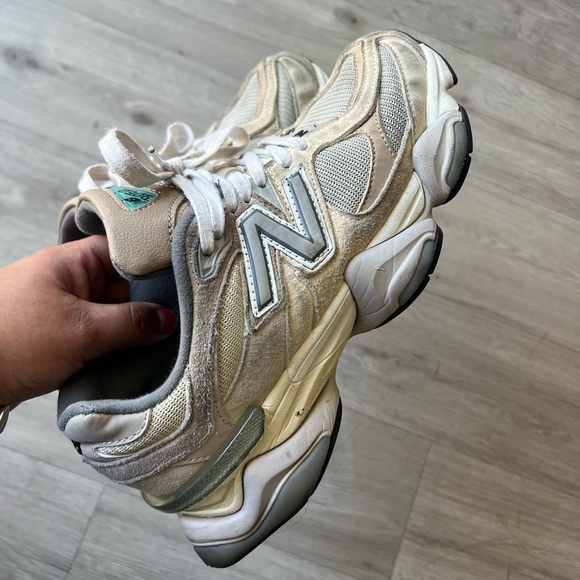 New Balance Women's Gray Sneakers - Picture 6 of 12